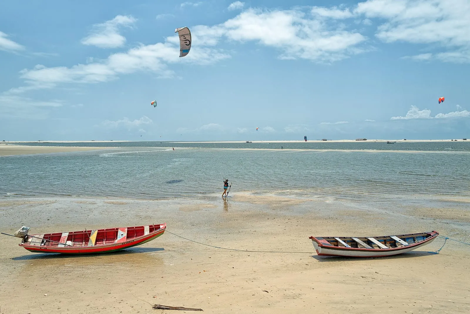 Kites na foz do rio Preguiças, em Atins