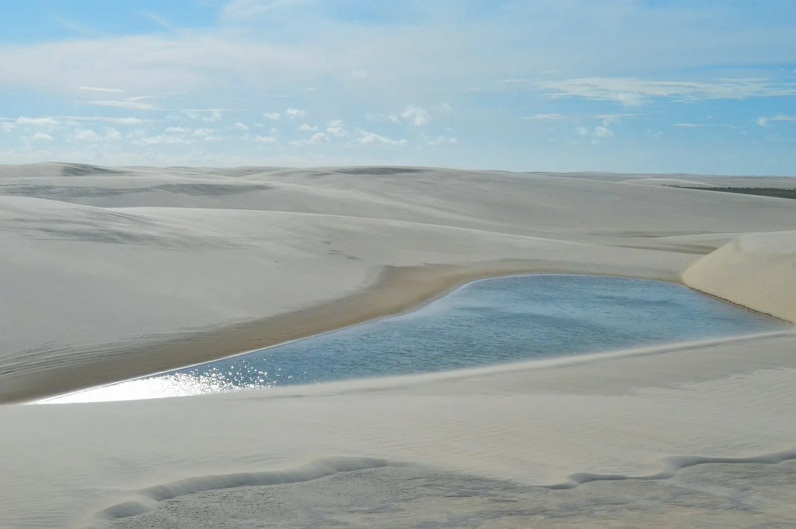 Lagoa entre as dunas dos Lençóis, perto de Atins