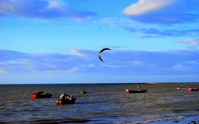 Kite na baía de Barra Grande