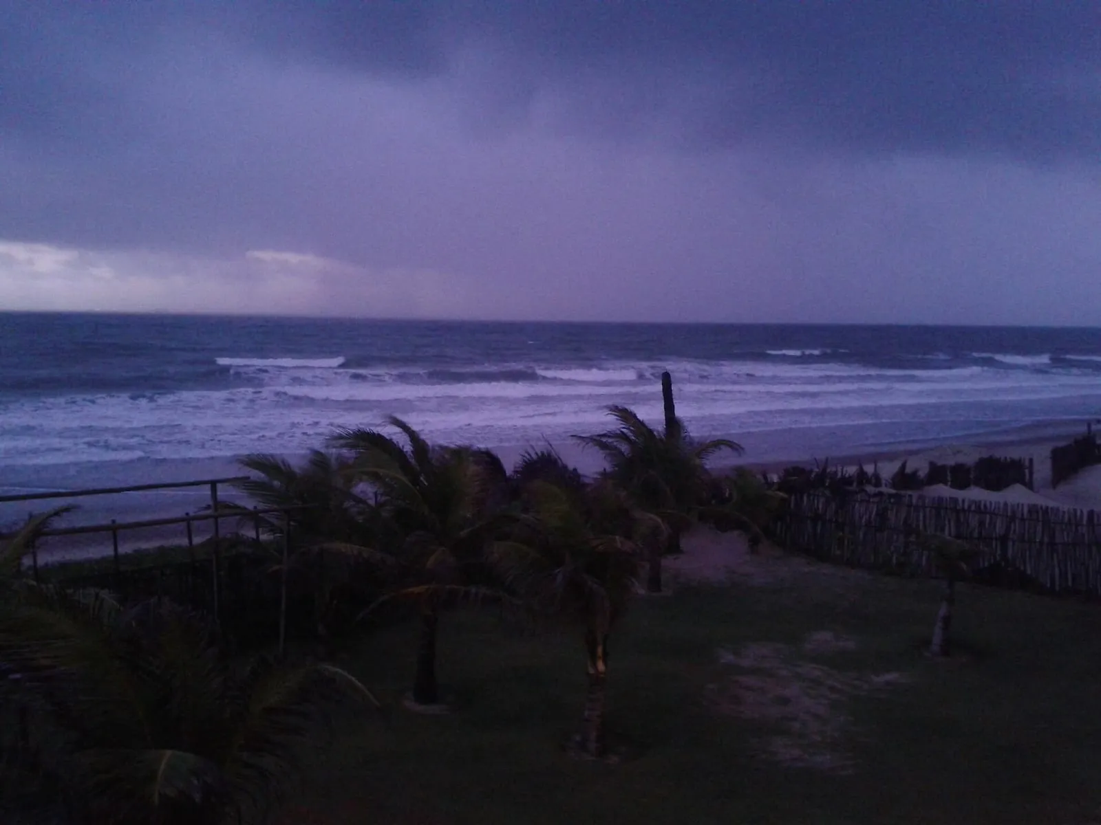 Amanhecer na praia da Taíba
